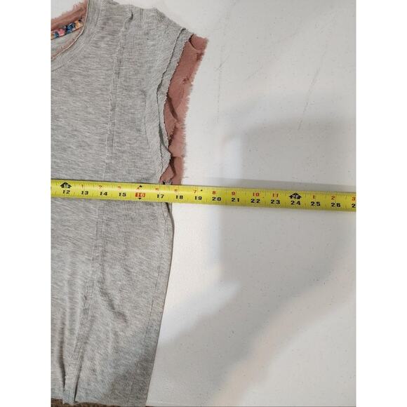 Anthropologie Dolan Shirt Womens Medium Gray Pink Raw Edge Knit Tee Made USA - Picture 7 of 10